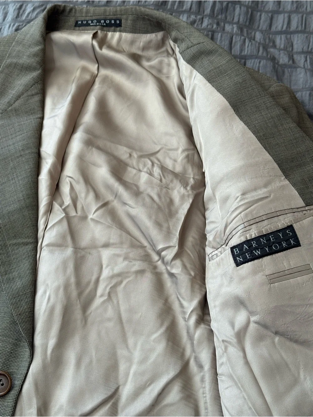 Vintage Hugo Boss Light Olive Sport Coat with Cream Lining